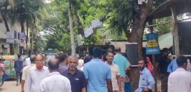 কুমিল্লার মুরাদনগরে গণপিটুনিতে একই পরিবারের তিন মাদক ব্যবসায়ী নিহত